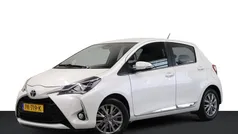 Wit Gebruikt 2017 Toyota Yaris Executive Hatchback | € 14.950 (Eerlijke prijs)