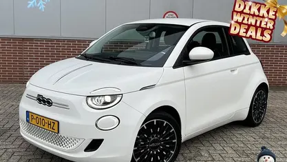Wit Gebruikt 2022 Fiat 500e Comfort Hatchback | € 18.900 (Eerlijke prijs)