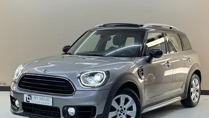 Grijs (metallic) Occasion 2018 Mini Cooper Countryman SUV | € 15.950 (Eerlijke prijs)