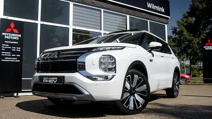 Gebruikt 2025 Mitsubishi Outlander Instyle SUV | € 62.390 (Eerlijke prijs)