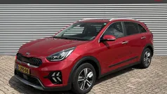 Rood metallic Gebruikt 2021 Kia Niro SUV | € 24.995 (Eerlijke prijs)