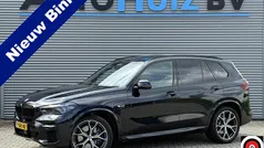 Zwart Gebruikt 2022 BMW X5 Executive SUV | € 65.990 (Eerlijke prijs)