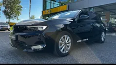 Zwart Gebruikt 2024 Opel Astra Edition Hatchback | € 25.445 (Eerlijke prijs)