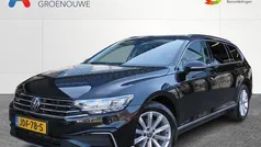 Zwart Gebruikt 2021 VW Passat GTE Stationwagen | € 21.445 (Goede deal)