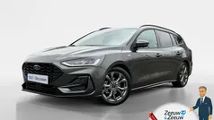 Moondust silver (licht grijs) Gebruikt 2024 Ford Focus ST-Line X Stationwagen | € 29.450 (Eerlijke prijs)
