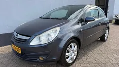 Grijs Gebruikt 2006 Opel Corsa Enjoy Hatchback | € 1.950 (Eerlijke prijs)
