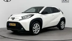 Wit Gebruikt 2024 Toyota Aygo Envy Hatchback | € 19.245 (Eerlijke prijs)