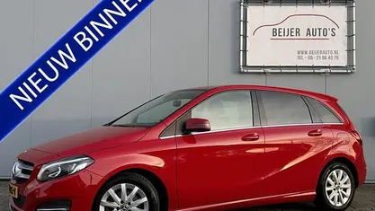 Rood Occasion 2017 Mercedes B180 Ambition MPV | € 14.895 (Goede deal)