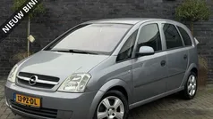 Grijs Gebruikt 2005 Opel Meriva Enjoy MPV | € 995 (Eerlijke prijs)