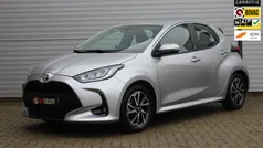 Gebruikt 2023 Toyota Yaris Hybrid Business Edition Hatchback | € 21.950 (Eerlijke prijs)