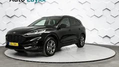 Zwart Gebruikt 2023 Ford Kuga Premium SUV | € 29.940 (Eerlijke prijs)