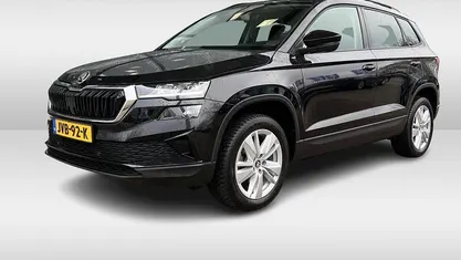 Zwart Occasion 2025 Skoda Karoq Executive SUV | € 31.950 (Eerlijke prijs)