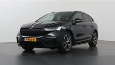 Zwart Gebruikt 2022 Skoda Enyaq iV SportLine SUV | € 27.830 (Eerlijke prijs)