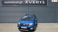Blauw Gebruikt 2014 Dacia Sandero Lauréate Hatchback | € 6.350 (Eerlijke prijs)