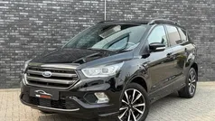 Zwart Gebruikt 2018 Ford Kuga ST-Line SUV | € 16.400 (Eerlijke prijs)