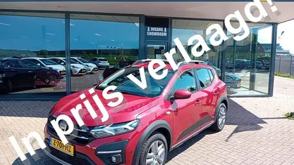 Rood Gebruikt 2022 Dacia Sandero Comfort Hatchback | € 15.999 (Goede deal)