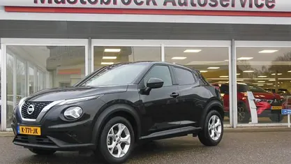 Zwart Occasion 2021 Nissan Juke N-Connecta SUV | € 14.650 (Eerlijke prijs)