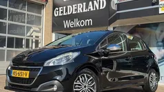 Zwart Gebruikt 2016 Peugeot 208 Allure Hatchback | € 6.700 (Eerlijke prijs)