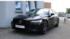 Gebruikt 2022 Volvo S60 R-Design Sedan | € 36.950 (Eerlijke prijs)
