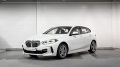 Wit Gebruikt 2022 BMW 118 Shadowline Hatchback | € 27.900 (Eerlijke prijs)