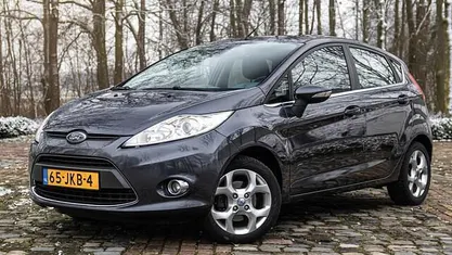 Grijs (metallic) Occasion 2009 Ford Fiesta Titanium Hatchback | € 3.950 (Eerlijke prijs)