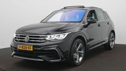 Zwart Gebruikt 2022 VW Tiguan R-line SUV | € 33.900 (Eerlijke prijs)