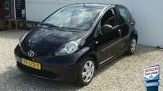 Zwart Gebruikt 2008 Toyota Aygo Hatchback | € 3.480 (Eerlijke prijs)
