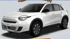 Gebruikt 2025 Fiat 600E Red SUV | € 27.888 (Super prijs)