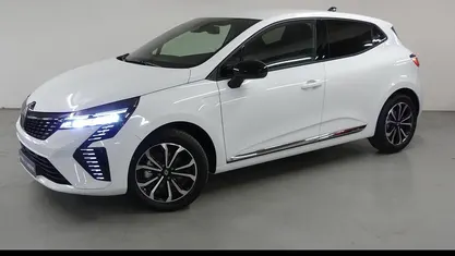 Gebruikt 2025 Renault Clio V Techno Hatchback | € 23.945 (Super prijs)