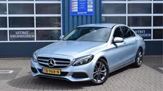 Grijs, metallic lak Gebruikt 2016 Mercedes C180 Prestige Sedan | € 22.850 (Eerlijke prijs)