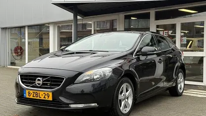 Zwart Gebruikt 2014 Volvo V40 Business Edition Hatchback | € 5.950 (Eerlijke prijs)