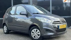 Grijs, metallic lak Gebruikt 2013 Hyundai i10 Hatchback | € 3.350 (Eerlijke prijs)