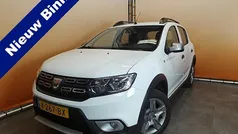 Wit Gebruikt 2018 Dacia Sandero Stepway Hatchback | € 9.850 (Eerlijke prijs)