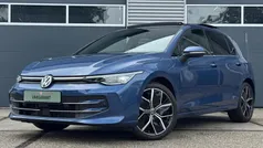 Blauw Gebruikt 2024 VW Golf VIII Style Hatchback | € 33.999 (Eerlijke prijs)