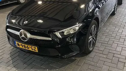 Zwart Gebruikt 2021 Mercedes A250 Business Sedan | € 26.450 (Eerlijke prijs)