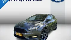 Grijs Gebruikt 2018 Ford Focus ST-Line Stationwagen | € 17.450 (Goede deal)