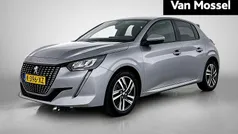 Grijs, metallic lak Gebruikt 2021 Peugeot 208 Allure Hatchback | € 17.240 (Eerlijke prijs)