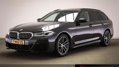 Grijs Gebruikt 2023 BMW 530e M Sport Stationwagen | € 45.945 (Eerlijke prijs)
