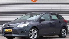 Grijs Gebruikt 2014 Ford Focus Hatchback | € 6.450 (Eerlijke prijs)