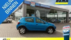 Blauw Gebruikt 2015 Dacia Sandero Lauréate Hatchback | € 8.450 (Eerlijke prijs)