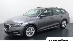 Grijs Gebruikt 2024 Skoda Octavia Business Line Stationwagen | € 27.440 (Goede deal)