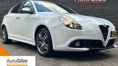 Wit Gebruikt 2016 Alfa Romeo Giulietta Super Hatchback | € 9.850 (Eerlijke prijs)