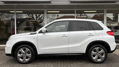 Wit Gebruikt 2016 Suzuki Vitara Exclusive SUV | € 15.850 (Eerlijke prijs)