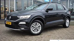 Zwart Gebruikt 2021 VW T-Roc Business SUV | € 21.395 (Eerlijke prijs)