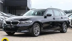 Zwart Gebruikt 2021 BMW 330 Executive Stationwagen | € 30.945 (Super prijs)