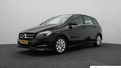 Gebruikt 2017 Mercedes B180 Ambition MPV | € 17.595 (Eerlijke prijs)