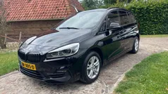 Zwart Gebruikt 2019 BMW 218 Executive Stationwagen | € 22.950 (Eerlijke prijs)