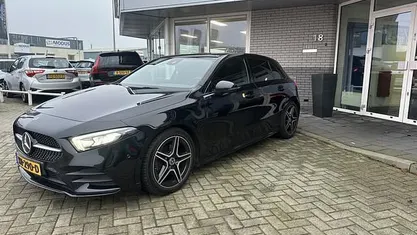 Zwart Gebruikt 2019 Mercedes A200 AMG Hatchback | € 22.995 (Eerlijke prijs)