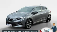 Gebruikt 2023 Renault Clio V Evolution Hatchback | € 17.935 (Eerlijke prijs)