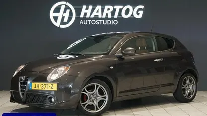 Grijs Gebruikt 2016 Alfa Romeo MiTo Exclusive Hatchback | € 7.900 (Eerlijke prijs)